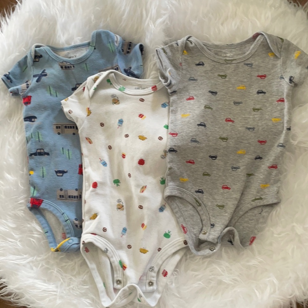 3 Onesie Carter